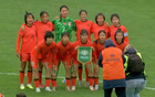 U16女足拼搏傷勢(shì)重，榮馨脫臼仍堅(jiān)韌，解說(shuō)盛贊其志勇。